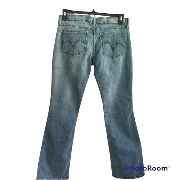 Women Levi’s 520 Low Rise Boot Cut Light Wash Jeans - Picture 4 of 11